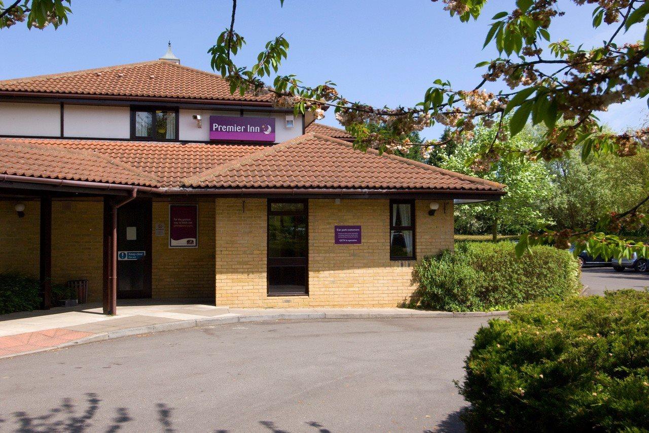 Premier Inn Peterborough - Ferry Meadows Exterior photo