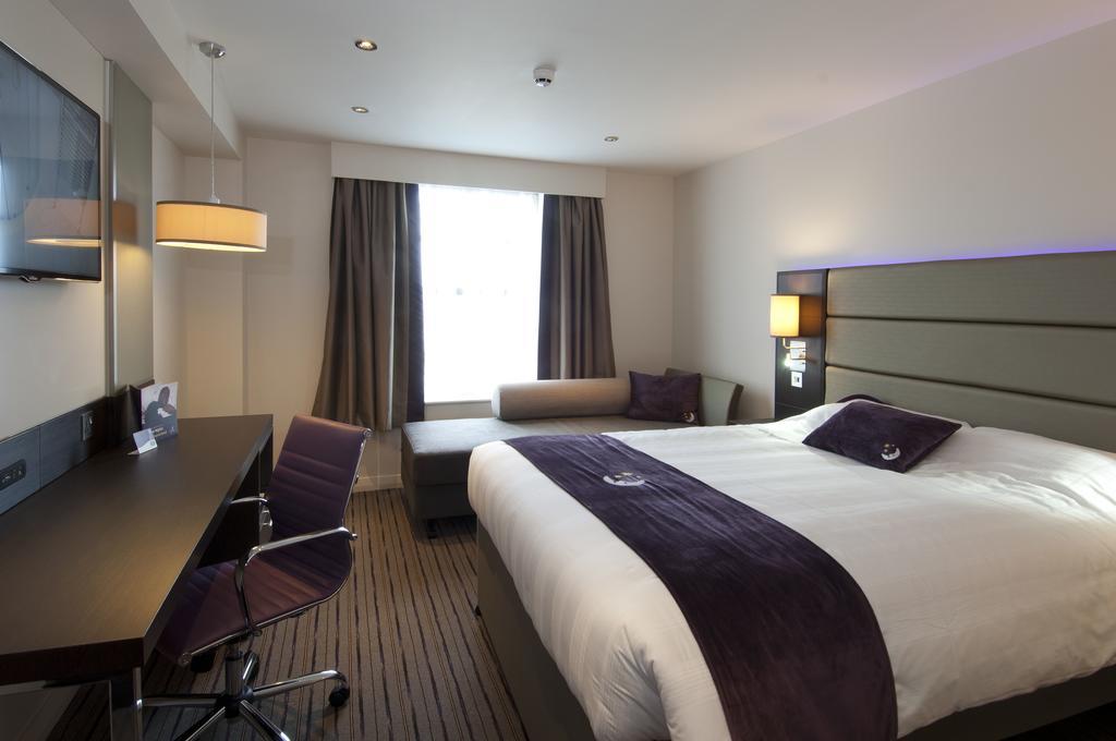 Premier Inn Peterborough - Ferry Meadows Exterior photo