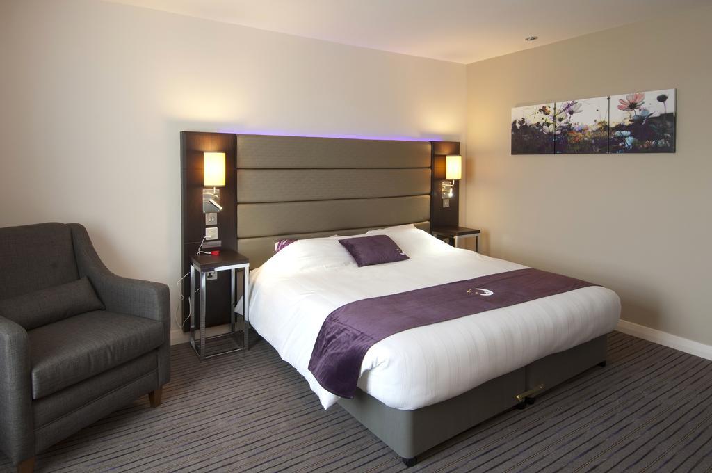 Premier Inn Peterborough - Ferry Meadows Exterior photo