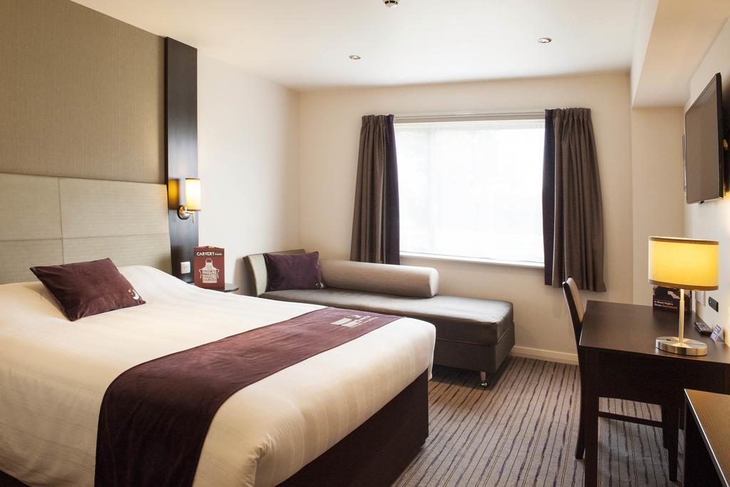 Premier Inn Peterborough - Ferry Meadows Exterior photo