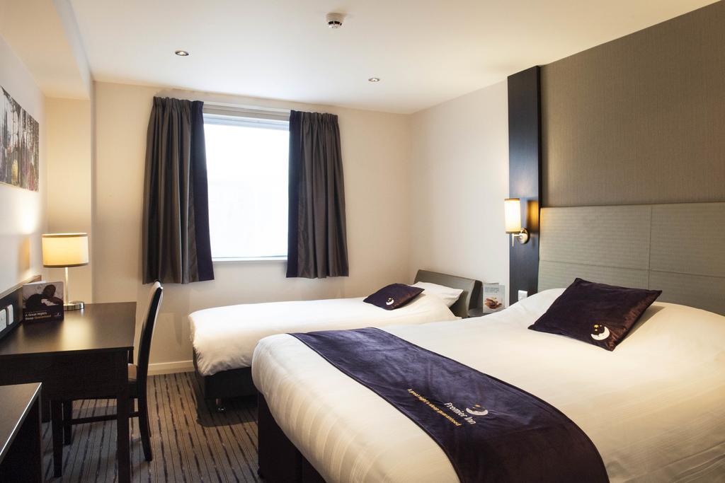 Premier Inn Peterborough - Ferry Meadows Exterior photo