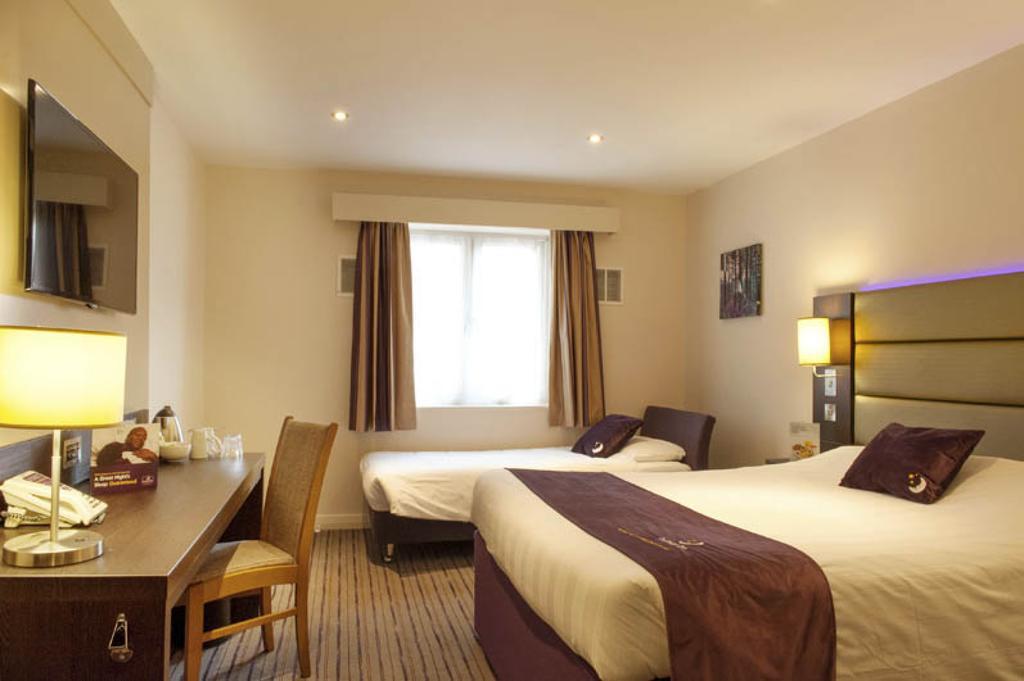 Premier Inn Peterborough - Ferry Meadows Exterior photo