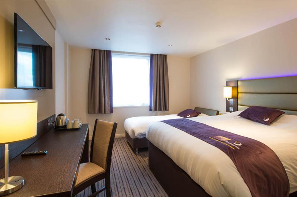Premier Inn Peterborough - Ferry Meadows Exterior photo