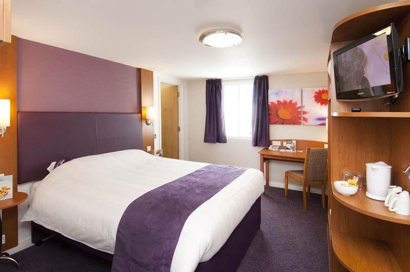 Premier Inn Peterborough - Ferry Meadows Exterior photo