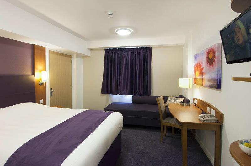 Premier Inn Peterborough - Ferry Meadows Exterior photo