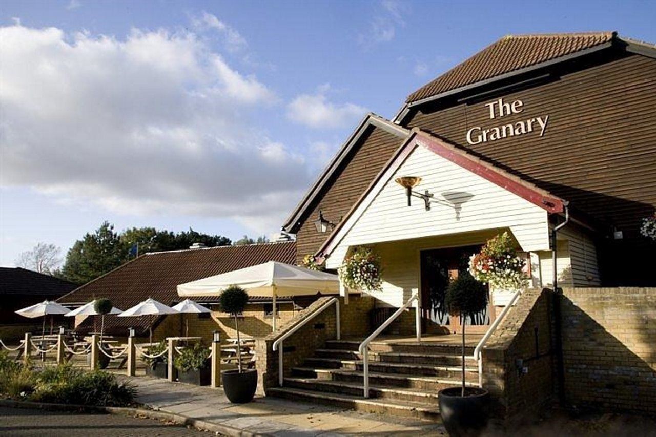 Premier Inn Peterborough - Ferry Meadows Exterior photo